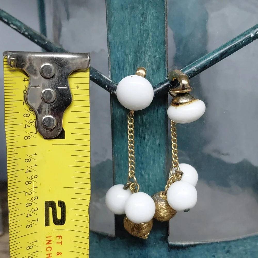 Vintage White and Gold Dangle Clip On Earrings - Picture 4 of 5